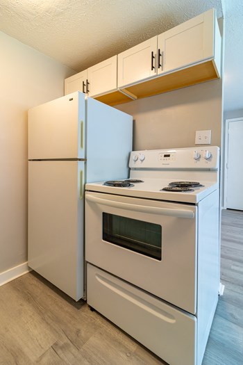 Kitchen Kitchen with white appliances - Photo Gallery 2