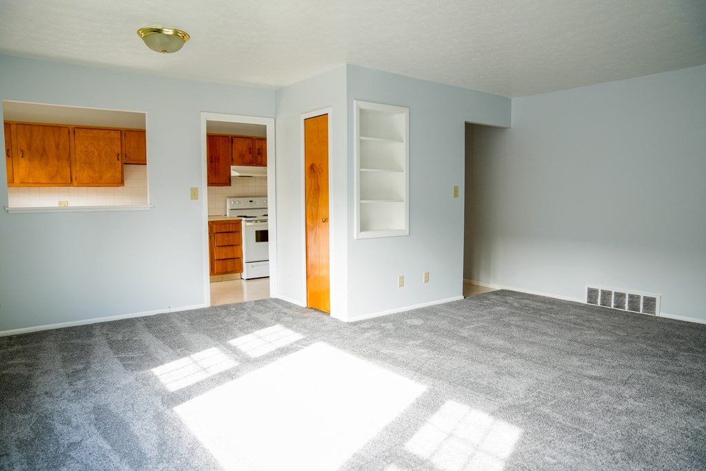 Spacious living room