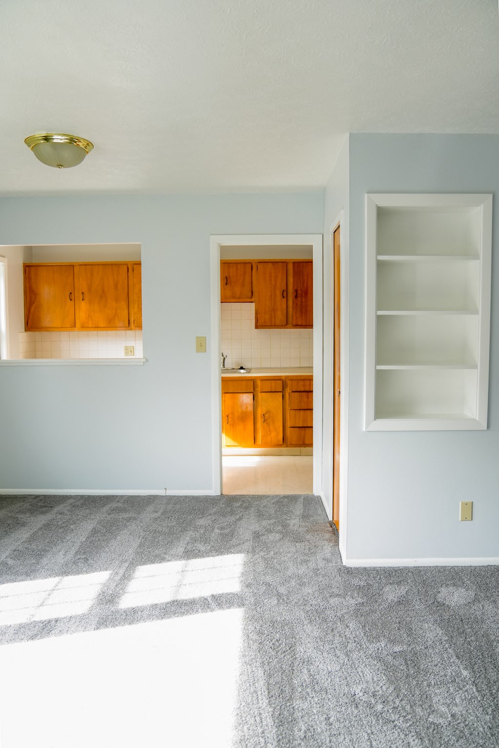 apartment in Lyndhurst with natural light