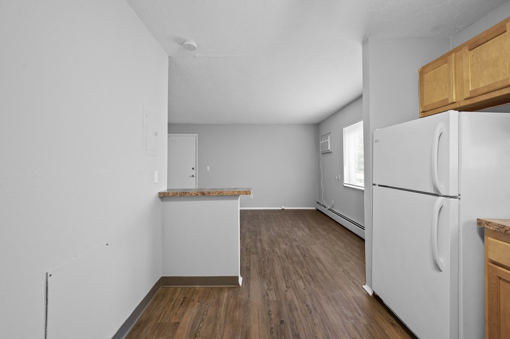 the preserve at ballantyne commons apartment living room and kitchen