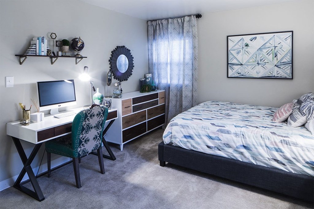 Bedroom With Work Setup at Heritage Apartments, Columbus, Ohio