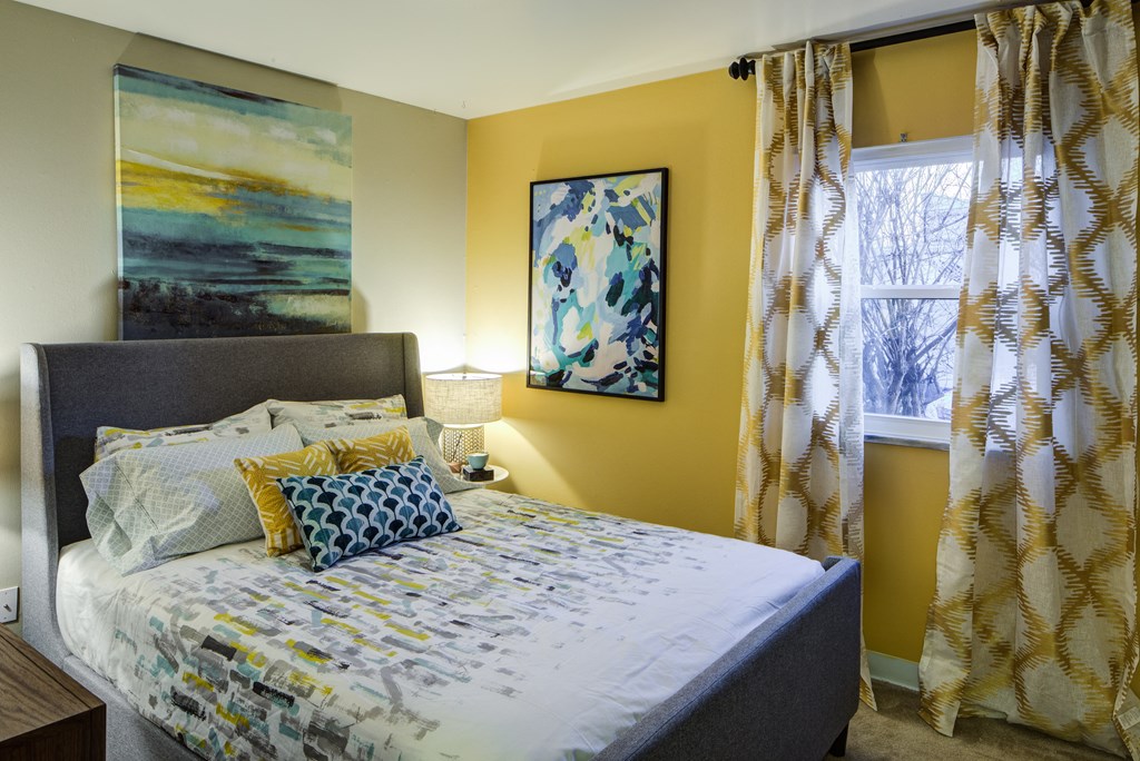 Apartment Master Bedroom at Heritage Apartments, Columbus, OH