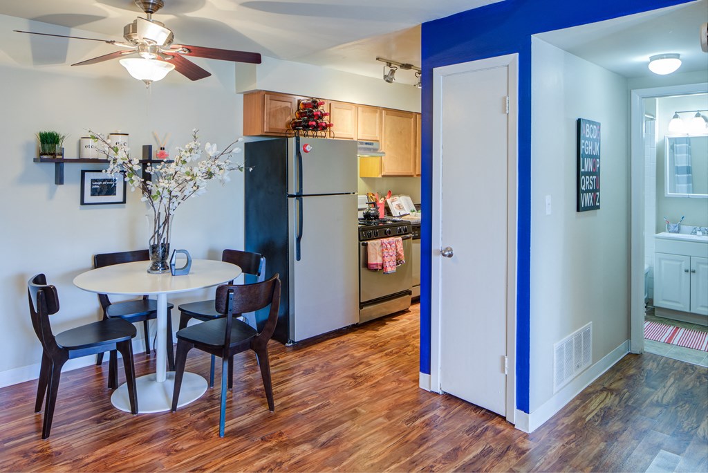 Dining Space at Heritage Apartments, Ohio, 43212