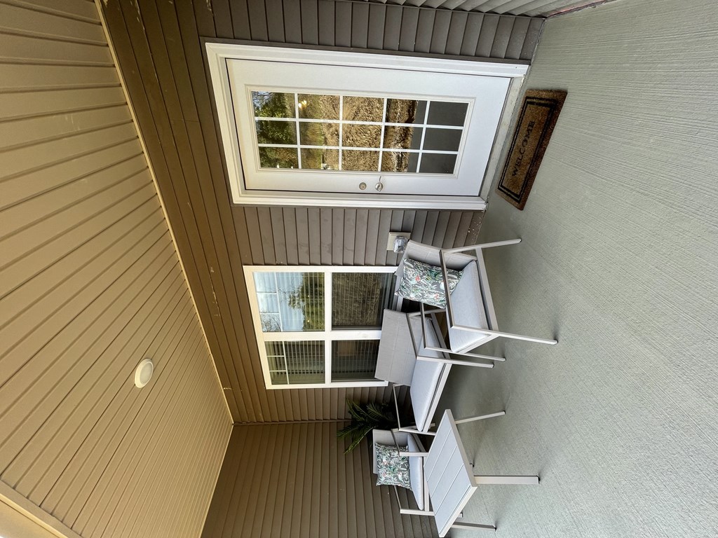 Spacious front exterior patio