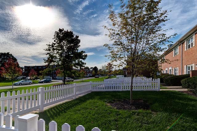 Elegant Entrance View at Heritage Apartments, Columbus, Ohio