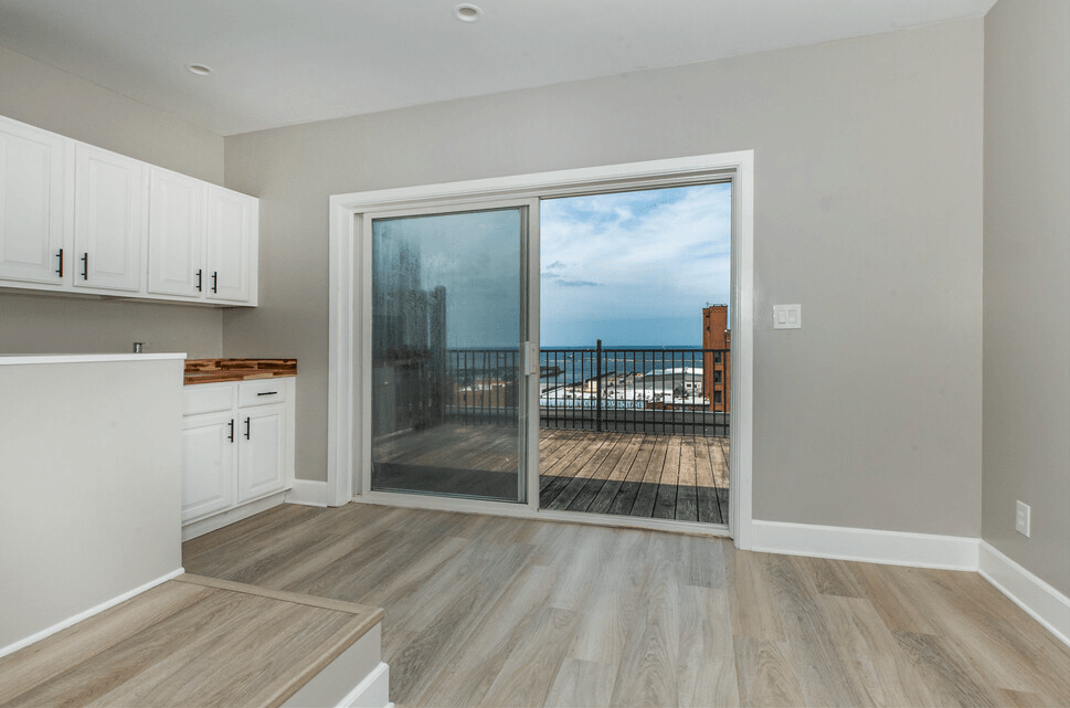 Apartment with lake view in Cleveland