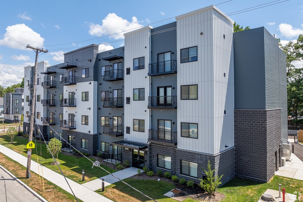 Building at Park Lamont Townhomes Apartments, Cleveland, OH