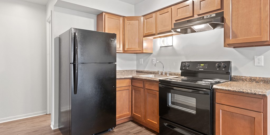 Fully Furnished Kitchen at Commons At Waters Edge, Columbus, 43232