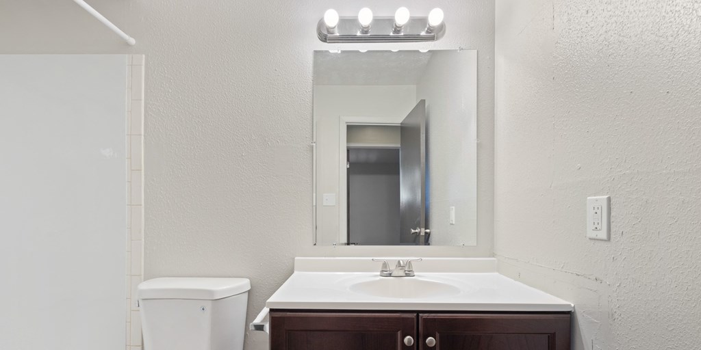 A bathroom with modern fixtures at Commons At Waters Edge, Columbus, Ohio