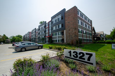 Exterior Lakewood Apartment Thirteen 20 Seven