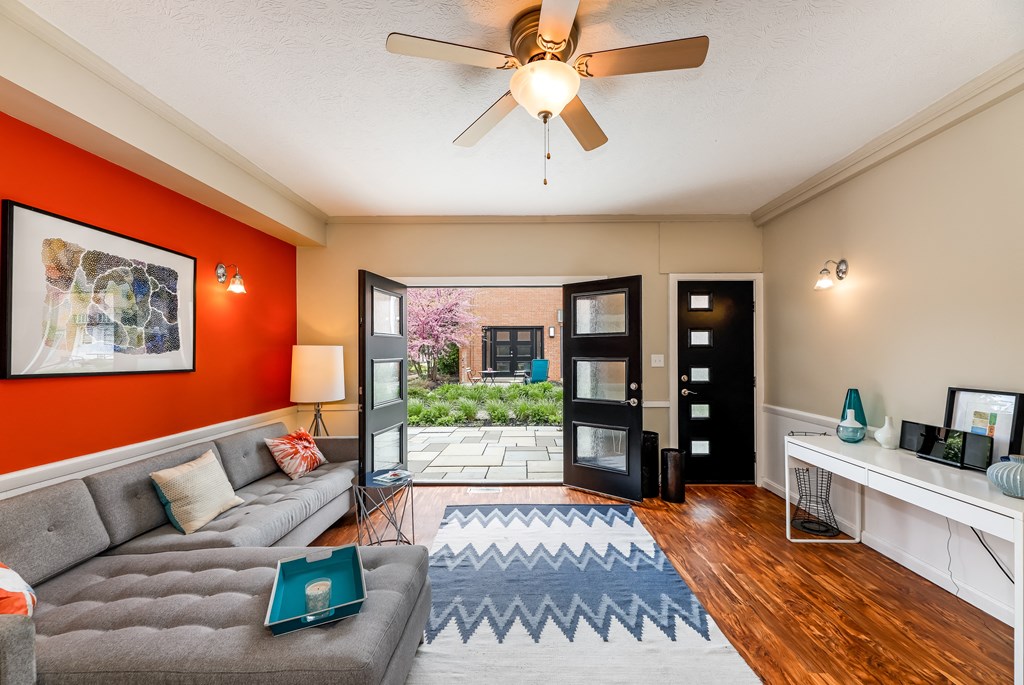 Living Room With Ceiling Fan at Heritage Apartments, Columbus, OH