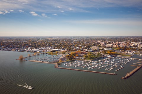 Lake Erie, Village Square Apartments