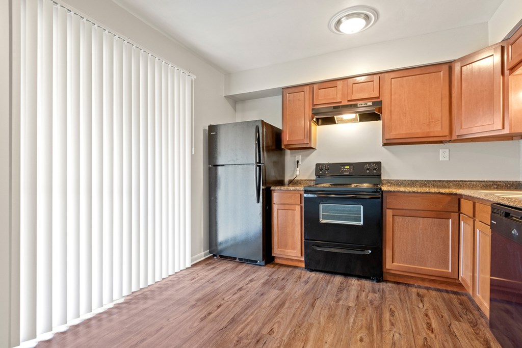 Updated kitchen at Commons At Waters Edge, Ohio, 43232