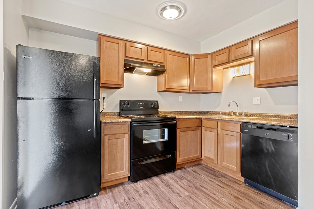 Kitchen Appliances at Commons At Waters Edge, Ohio