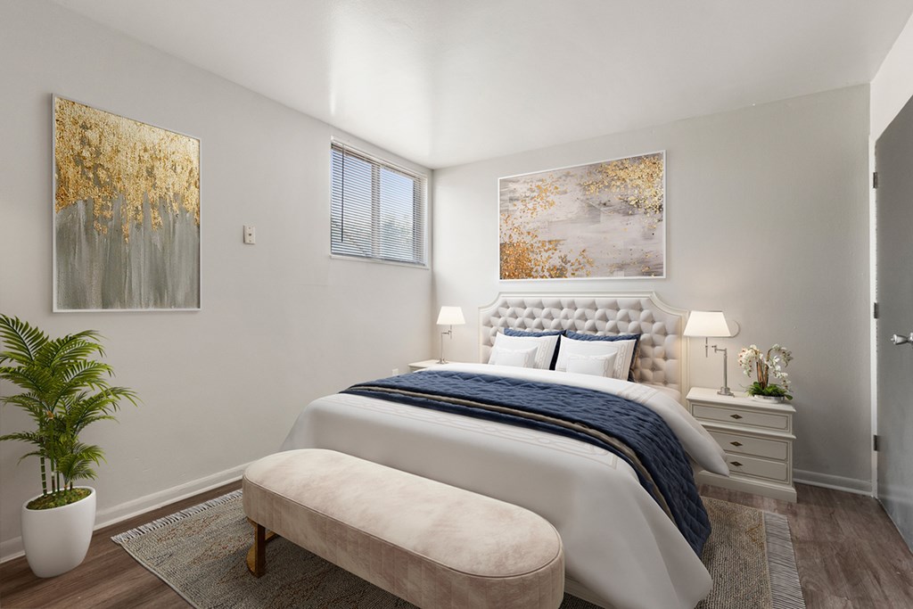 Master Bedroom at Commons At Waters Edge, Columbus, OH 43232