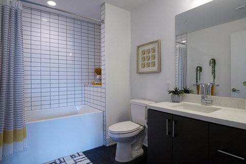 Sentral DTLA At 755 S. Spring