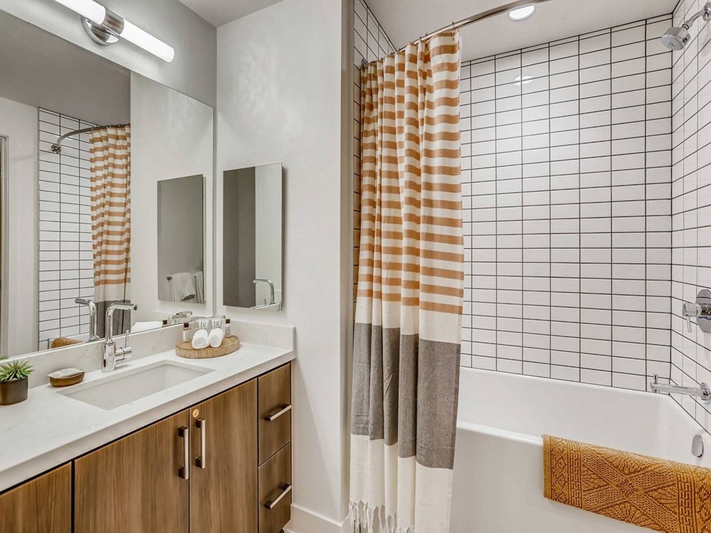 Sentral DTLA Studio Bathroom