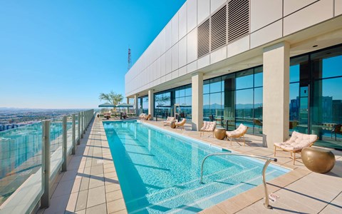 Sol Modern Phoenix Apartments Pool