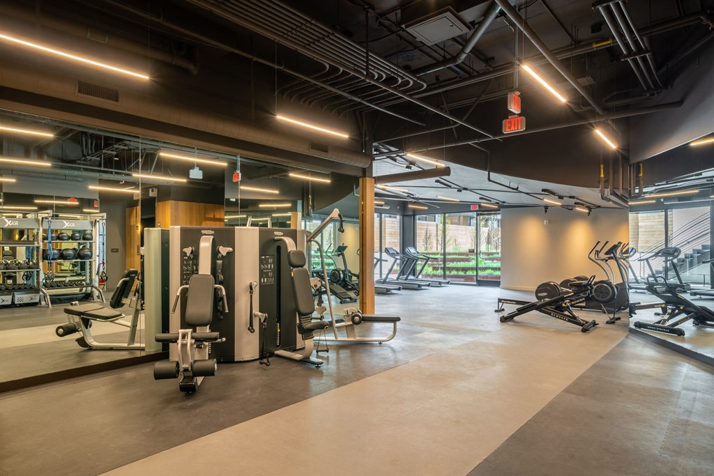 Cardio and functional training equipment,
including Technogym, Star Trac, TRX, and
Gym Rax for individual workouts and/or
private training sessions