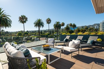 Each residence offers private outdoor spaces - Photo Gallery 4