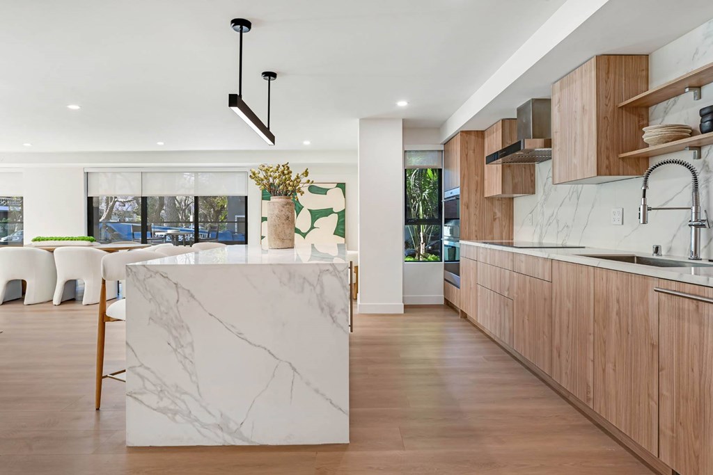 Palma Beverly Hills 1BR Kitchen