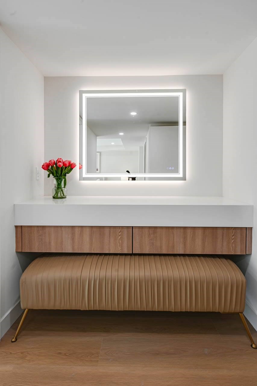 Palma Beverly Hills 1BR Vanity