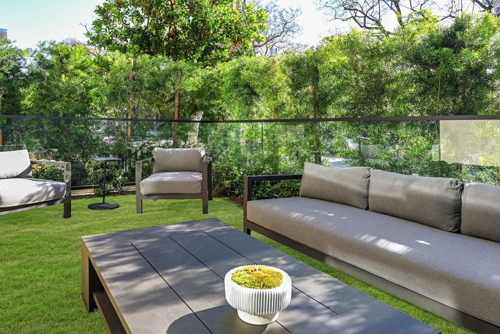 Palma Beverly Hills Outdoor Space