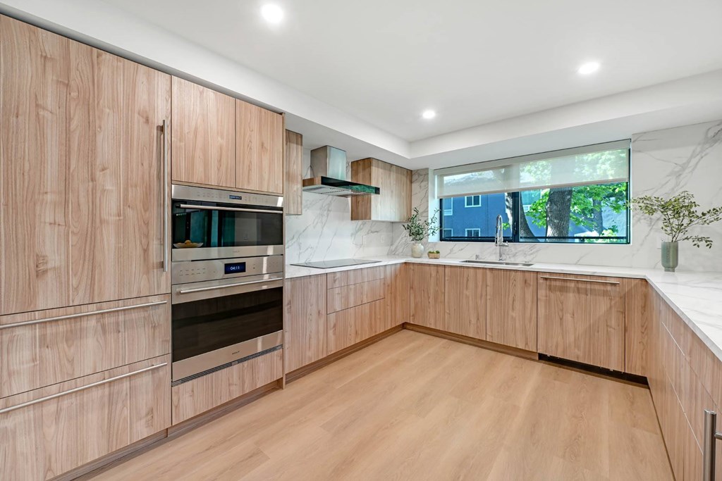 Palma Beverly Hills 2BR Kitchen