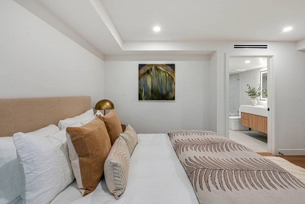 Palma Beverly Hills 2BR Bedroom