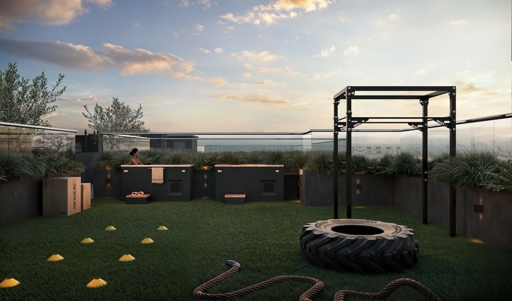 Palma Beverly Hills Rooftop Fitness with Cold Plunges