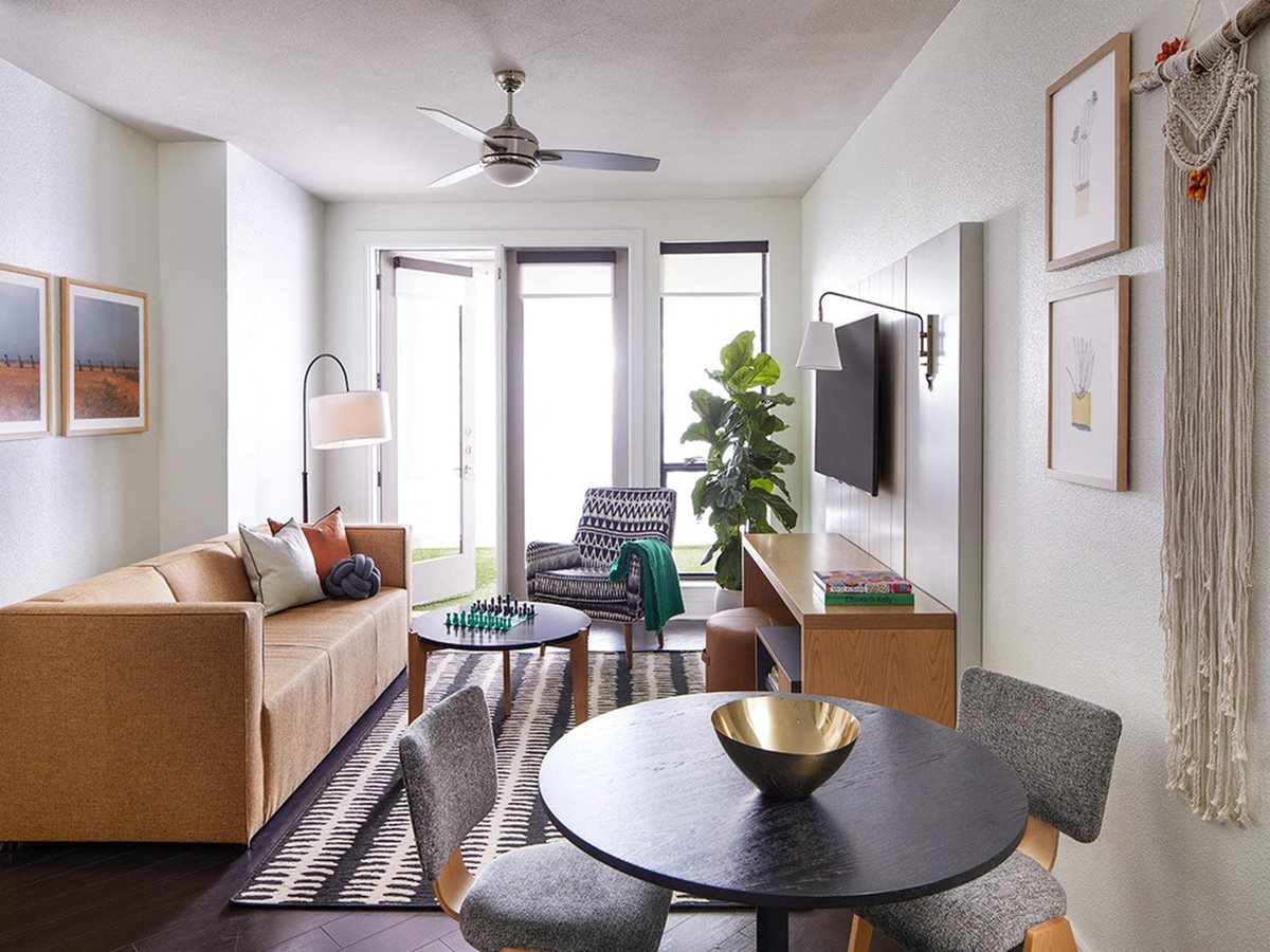 Sentral East Austin at 1630 E. Sixth | Austin Apartments