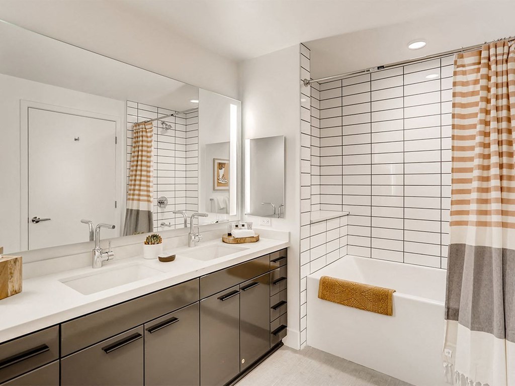 Sentral DTLA At 732 S. Spring