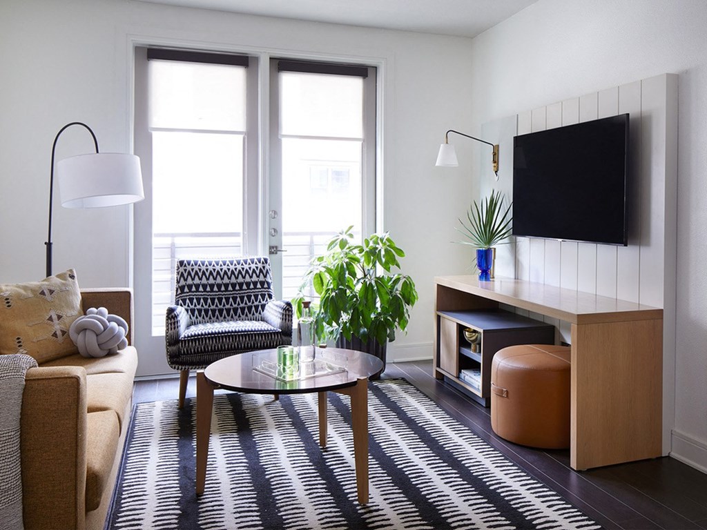 Sentral East Austin 1614 Designer-Furnished Apartment Suite