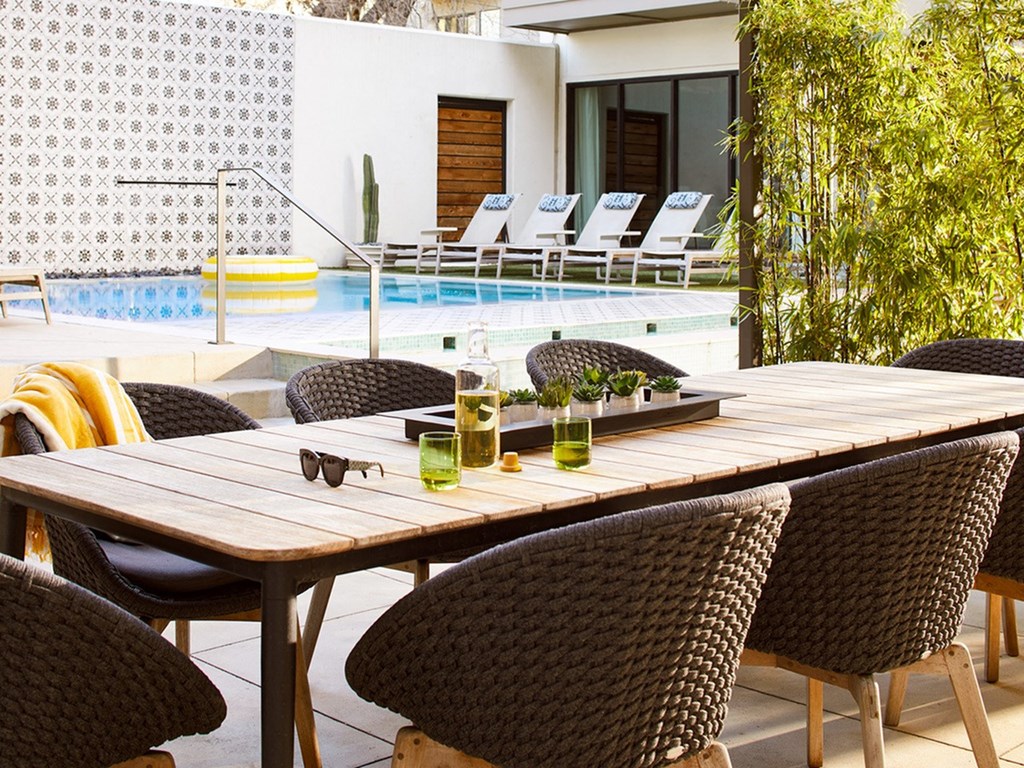 Sentral East Austin 1614 Outdoor Dining Spaces and Dipping Pool
