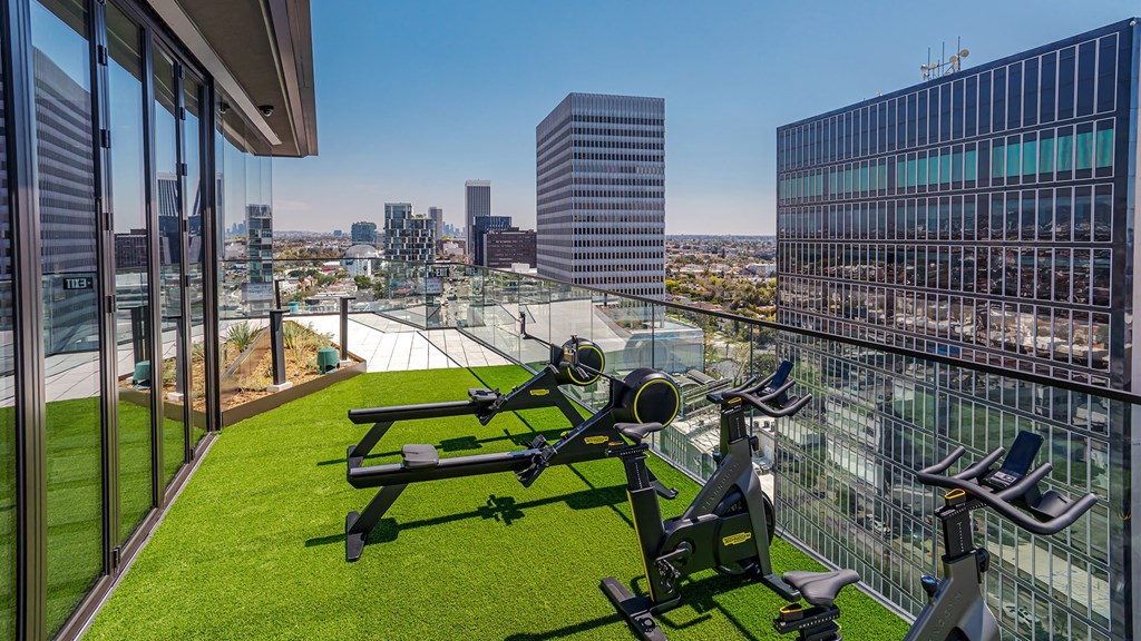 indoor and outdoor fitness center and equipment Sentral Beverly Hills apartments
