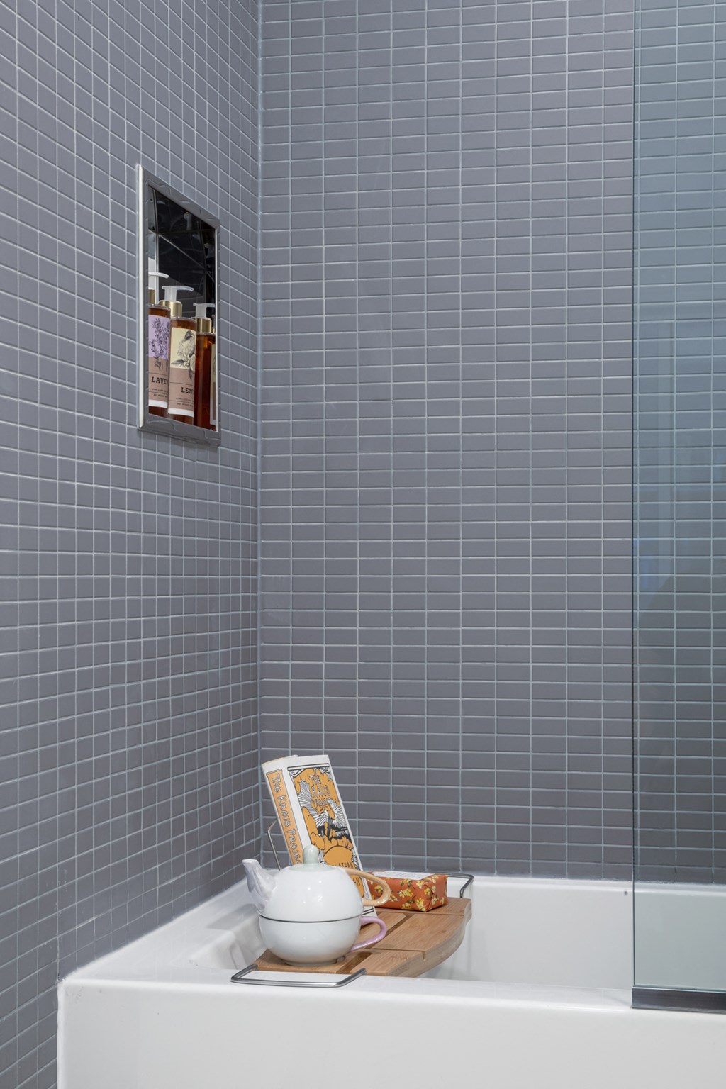 Built-in Shower Niche with Soaker Tub