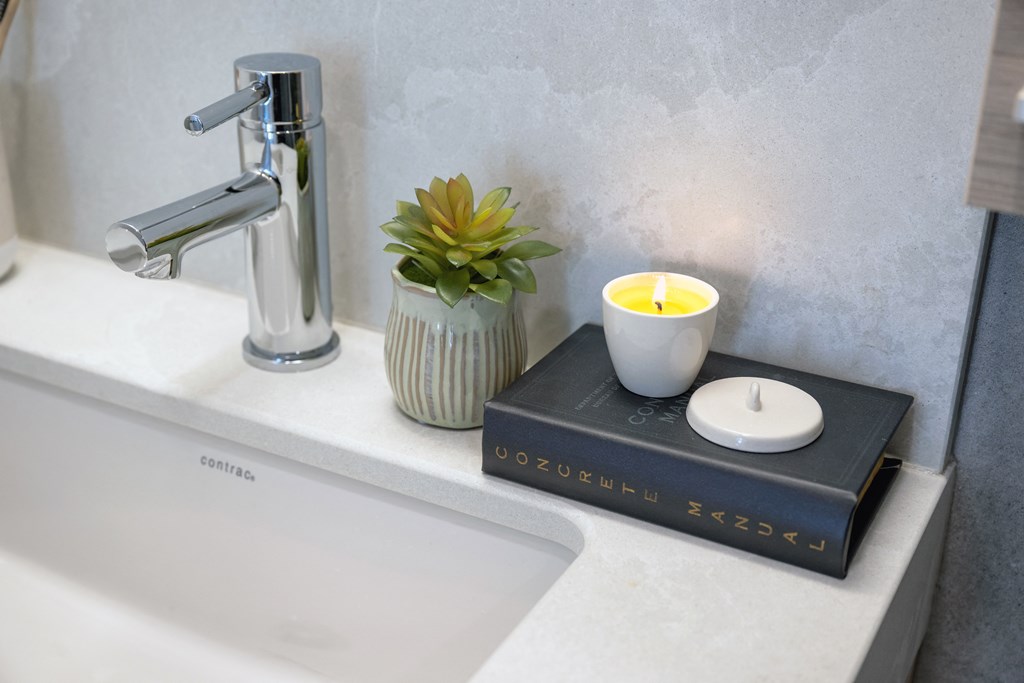 Quartz Counters in Bathroom