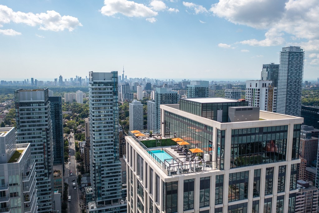 LIDO - Signature Rooftop Pool