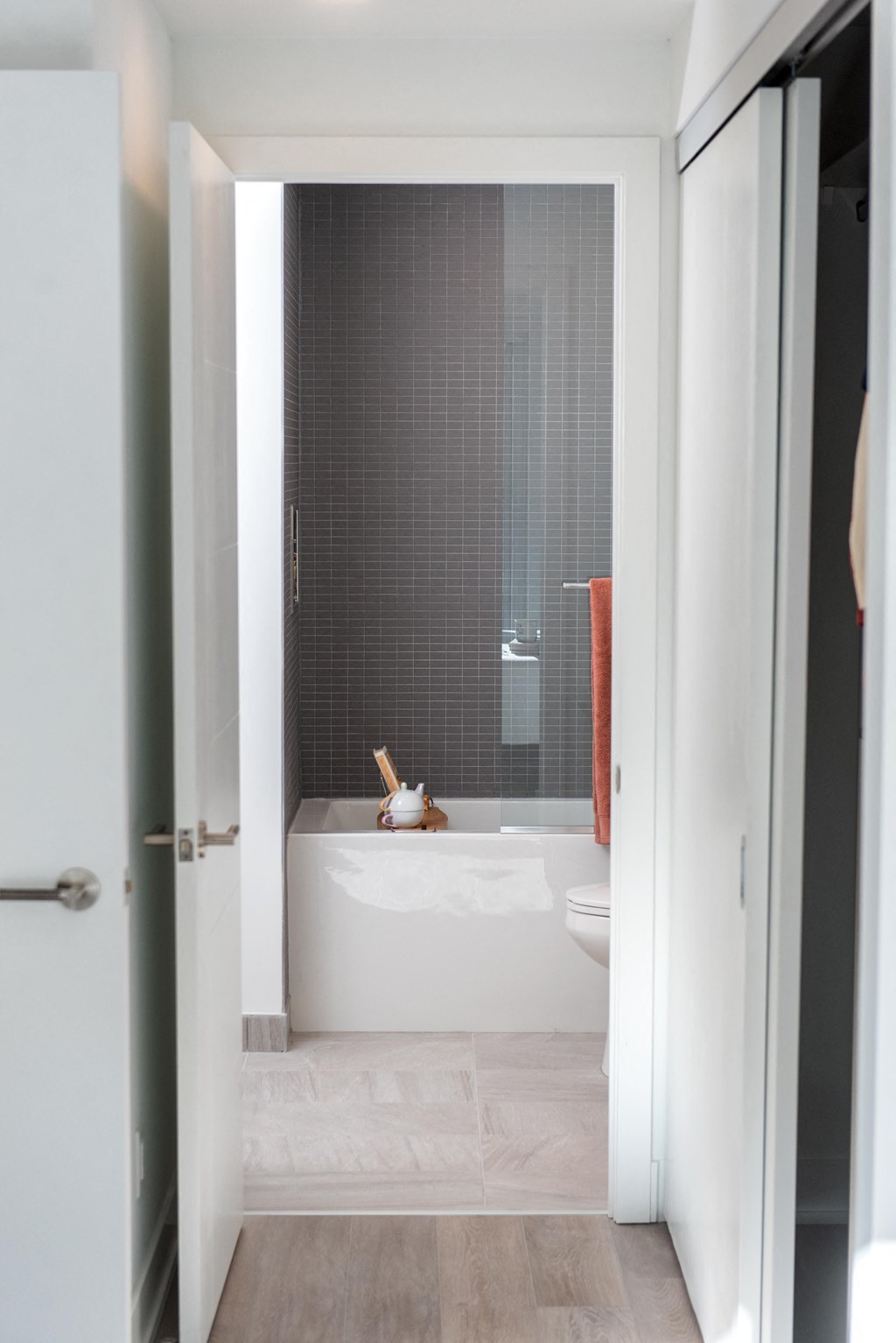 Built-In Shower Niches with Soaker Tubs