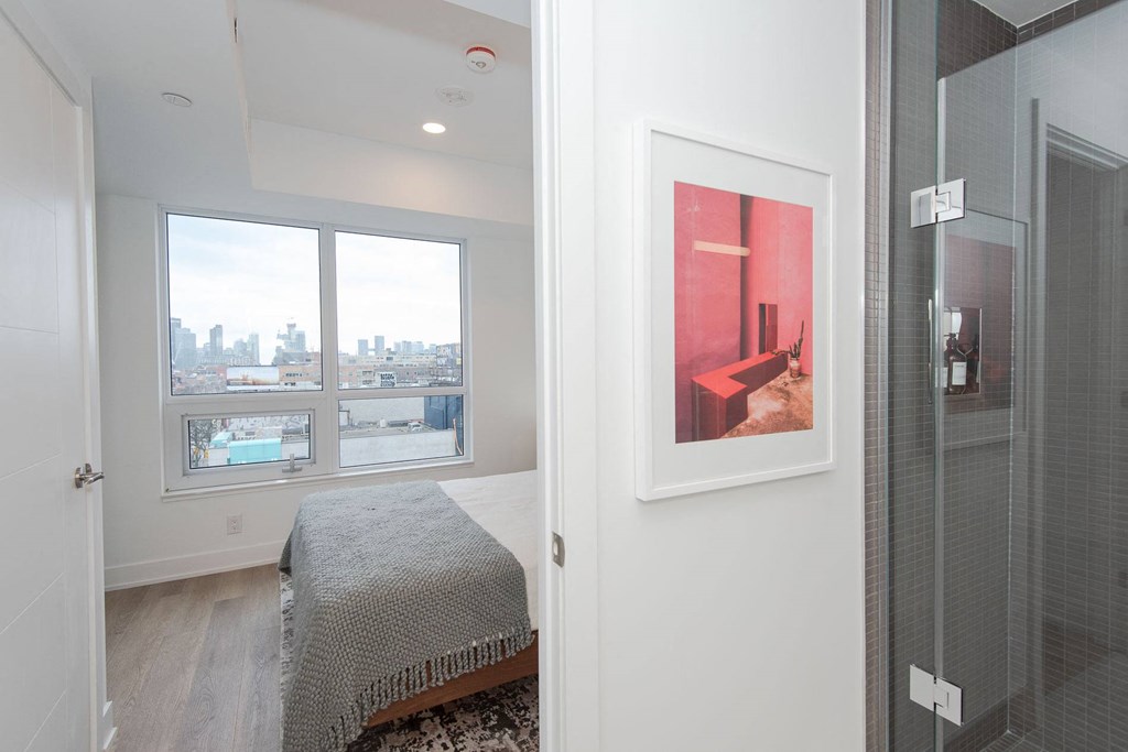 Bright & Spacious Bedrooms and Bathrooms