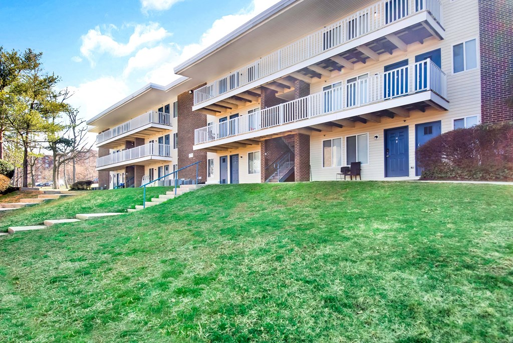 Lush Green Outdoors at Autumn Woods, Bladensburg, 20710