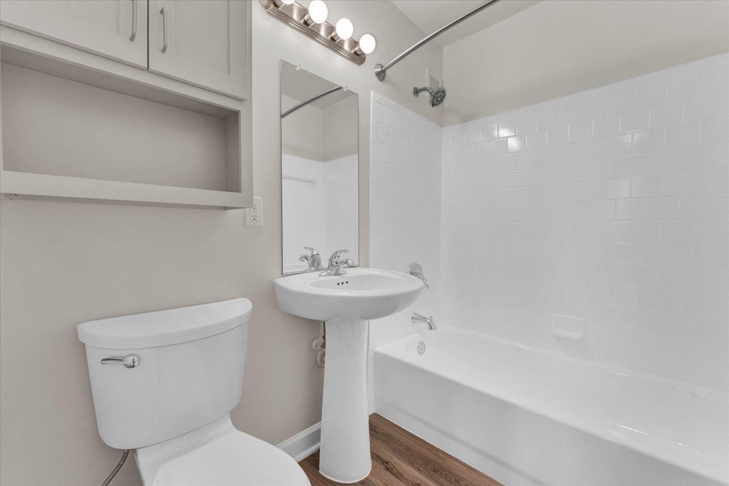 Large Soaking Tub In Bathroom at Autumn Woods, Bladensburg, MD