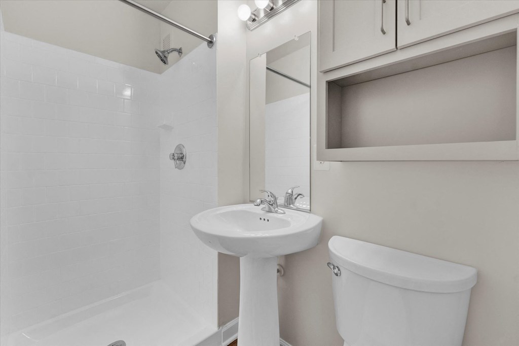 Bathroom With Bathtub at Autumn Woods, Bladensburg, MD