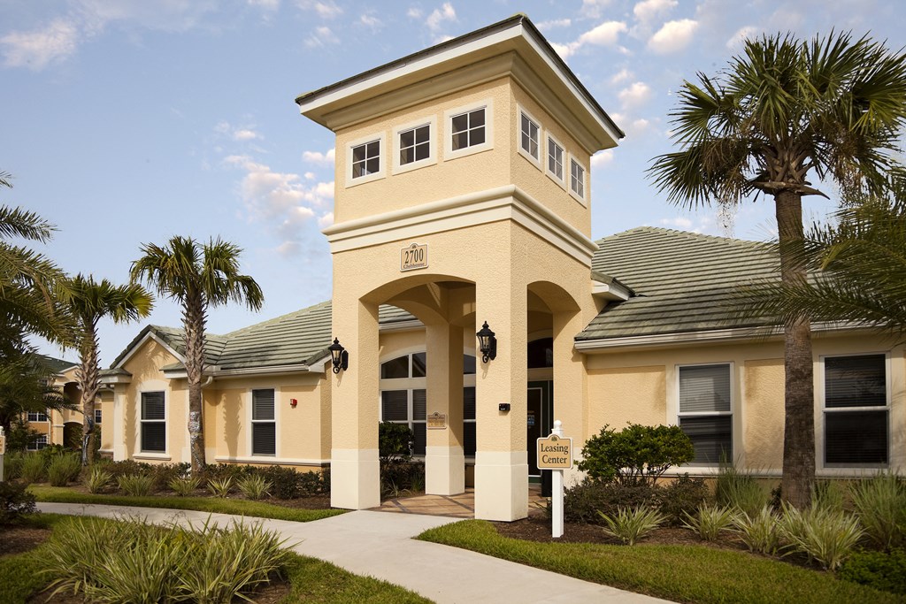 Laurel Oaks Affordable Apartments in Leesburg FL