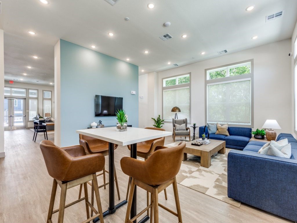 Lounge Seating Areas at Carson Crossing Apartments in Austin