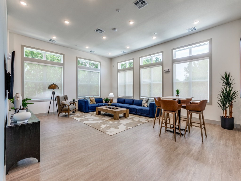 Lounge Seating Areas at Carson Crossing Apartments in Austin, Texas