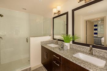 Apartments with Double Vanities in Kendall, FL