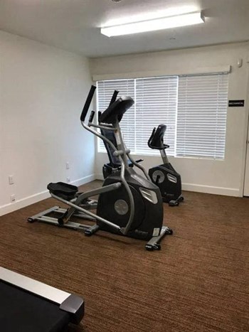 9051 Katella Ave 2-3 Beds Apartment, Affordable for Rent - Photo Gallery 4