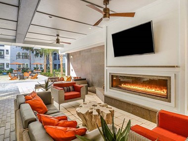Outdoor Fireside Lounge at Aurora Luxury Apartments in Downtown Tampa, FL