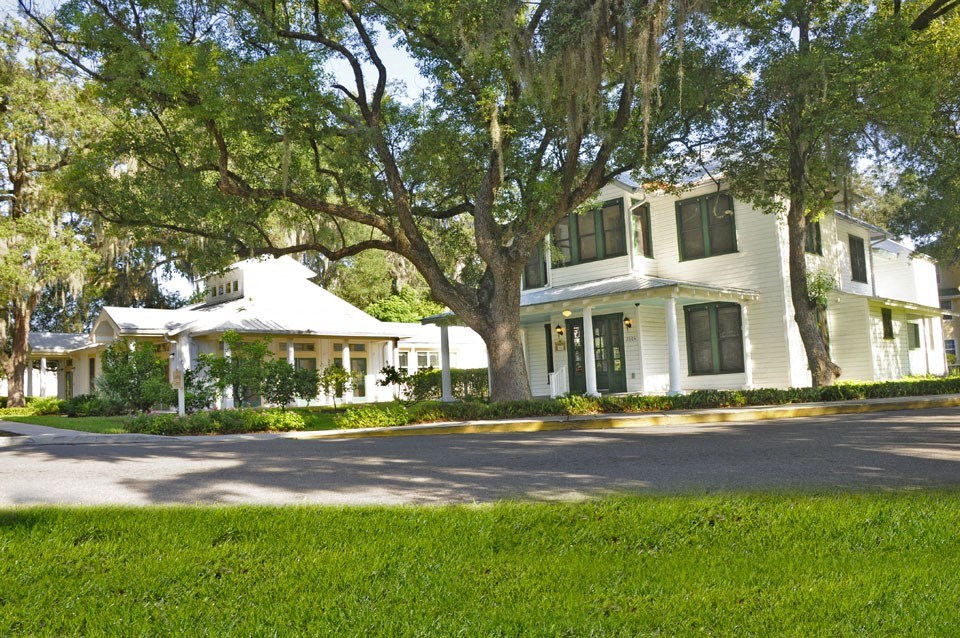 Grande Oaks Apartments in Tampa FL